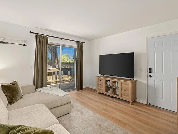 4th image of 2528 White Oak Pl Unit 3