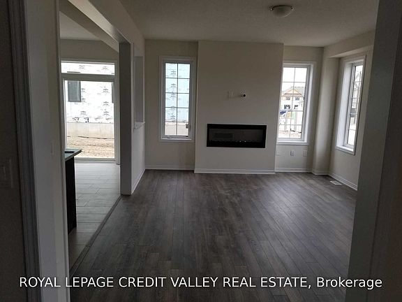 2nd image of 76 Fleming Cres
