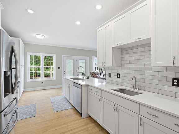 2nd image of 113 Pine Valley Dr