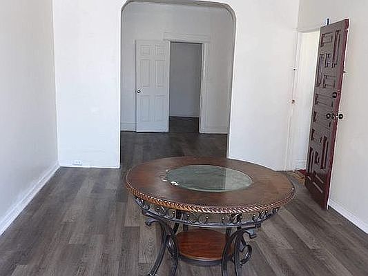 3rd image of 142 E 31st St #2