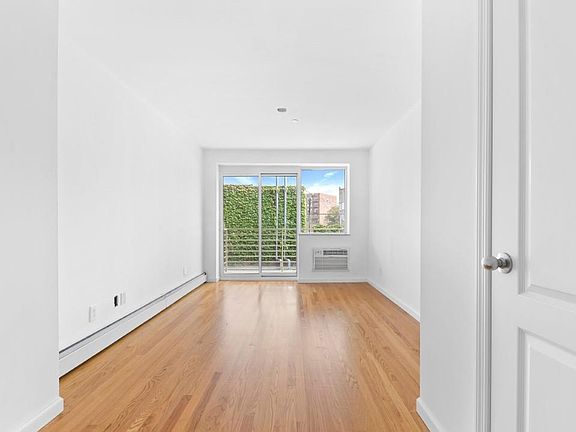 4th image of 145 Kenilworth Pl #2A