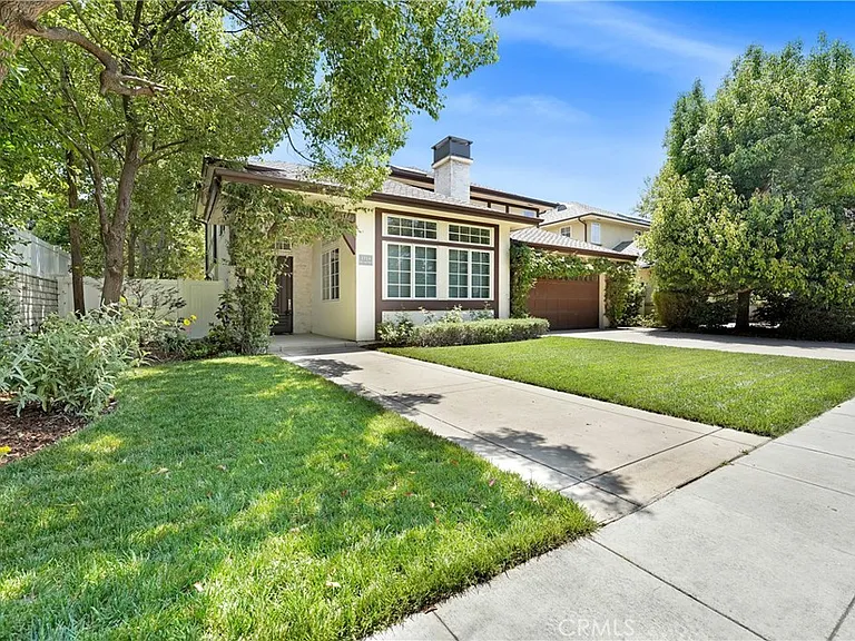 1714 W Oak St — Photo 3