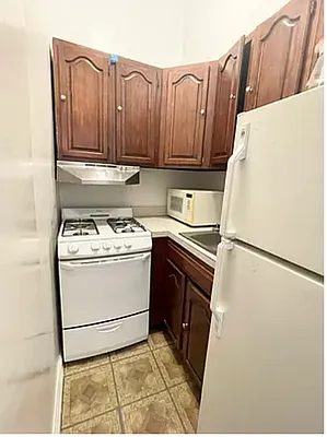 Rented by Cayenne Realty Group | media 2