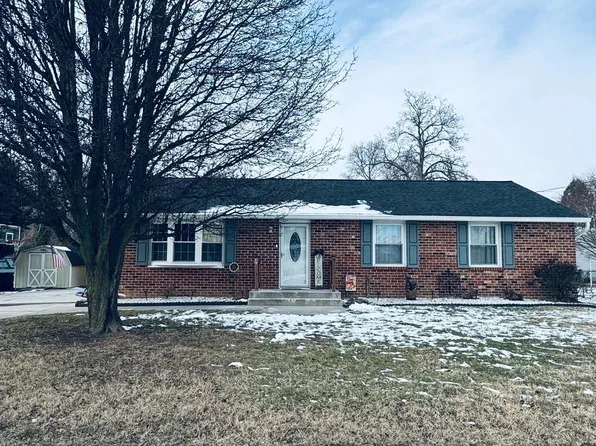 37 University Dr, Pennsville, NJ 08070