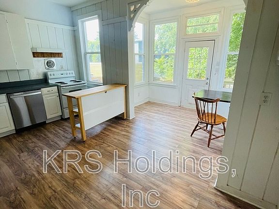 3rd image of 3413 E Clay St
