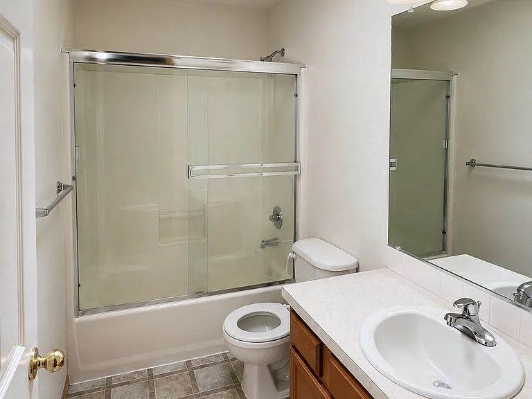11945 SE Holgate Blvd #10 — Photo 7