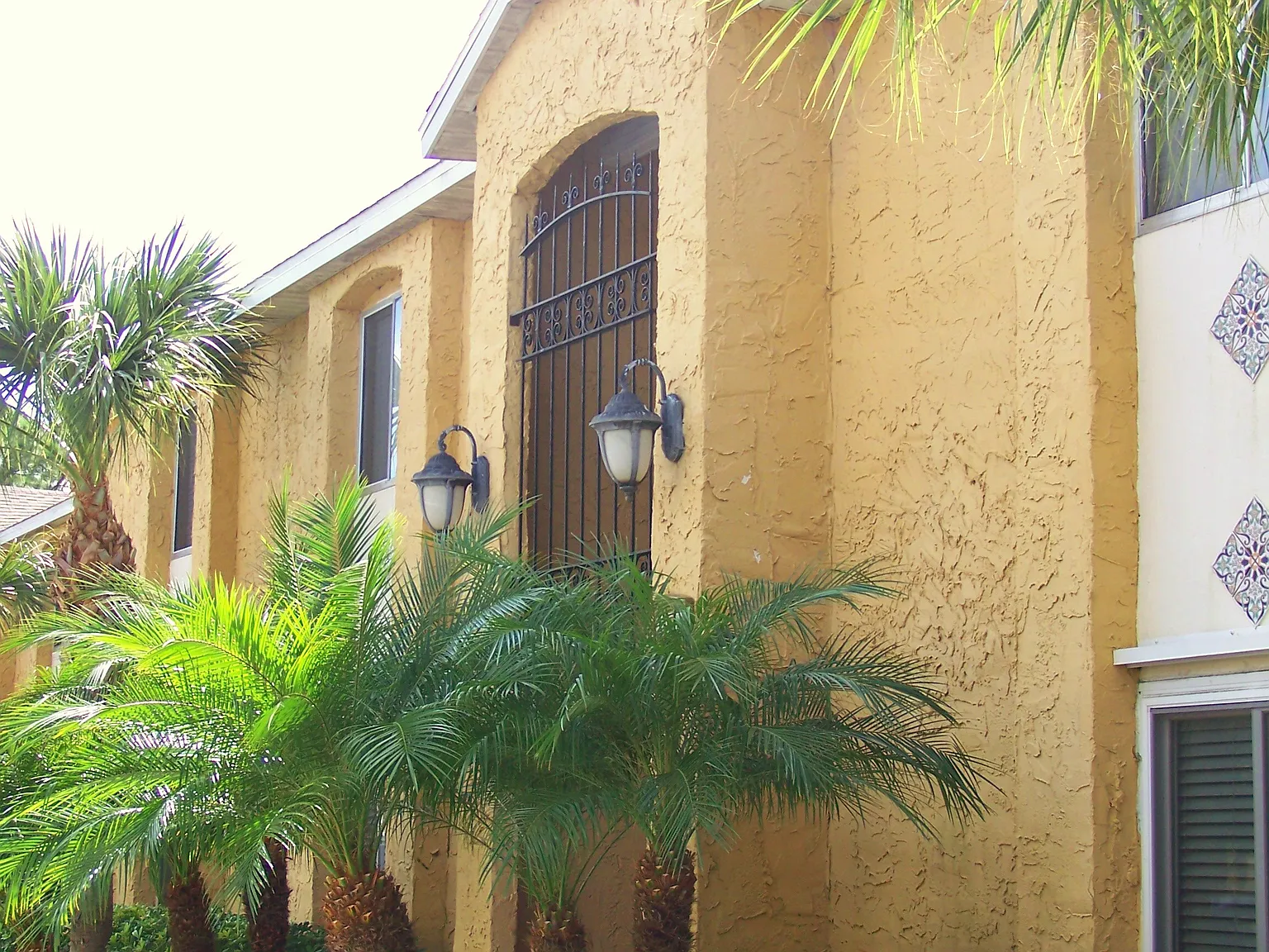 2 bed, 1049 sqft, $1,800 — Photo 4