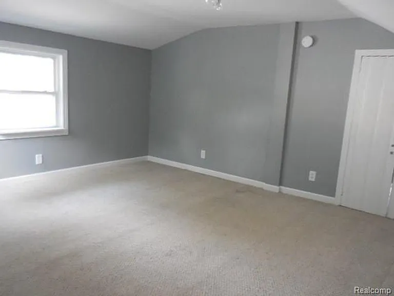 279 Vester St — Photo 10