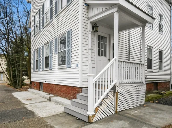 13 Maple St, Marlborough, MA 01752