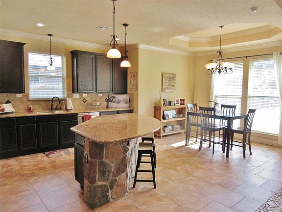4th image of 6655 Woodridge Dr