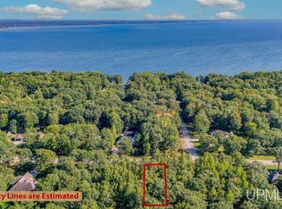 3 Irish Oaks Ests, Gladstone, MI 49837