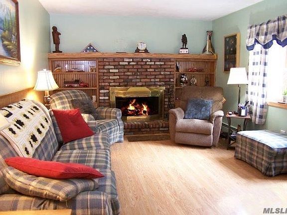 2nd image of 310 Singingwood Dr