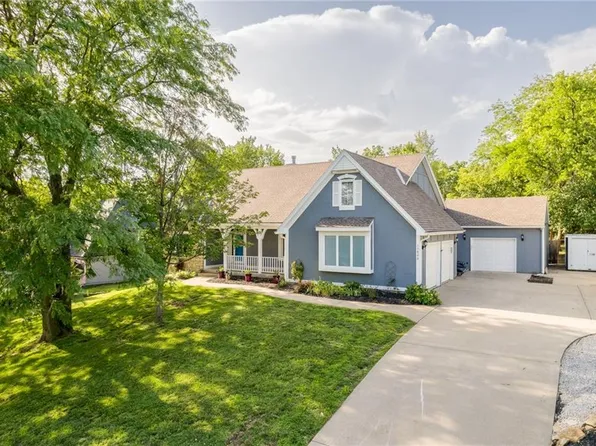 13800 Grove Ave, Bonner Springs, KS 66012