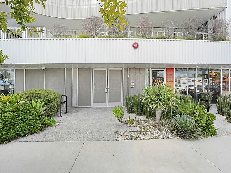 11700 Magnolia Blvd #210 — Photo 11