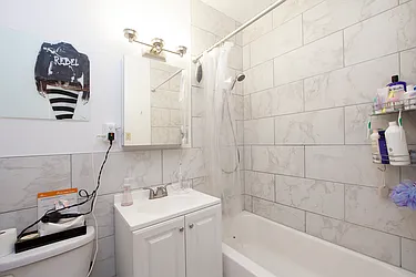 Rented by R New York