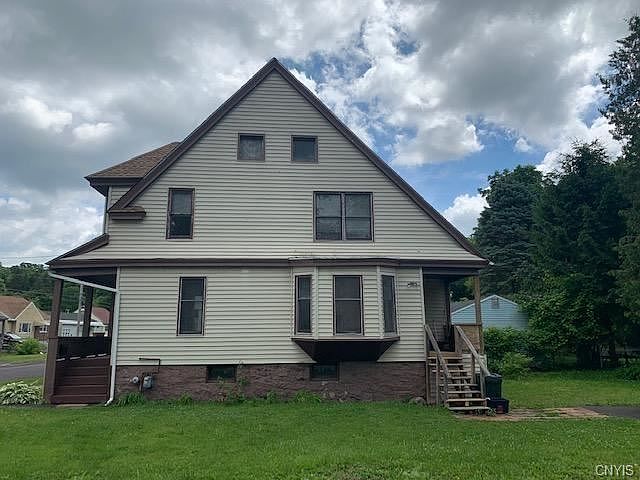 1st image of 204 Clarence Ave