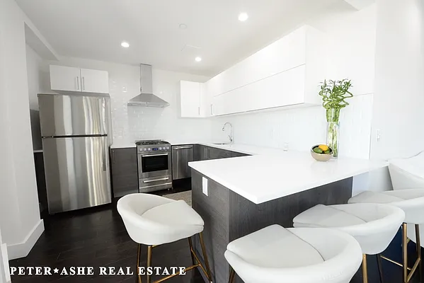 Rented by Peter Ashe | media 3