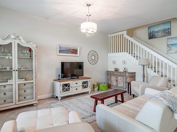 Home For Sale In Hampton Cay