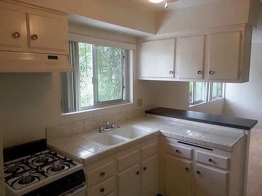 5th image of 899 Empire Ave APT 113