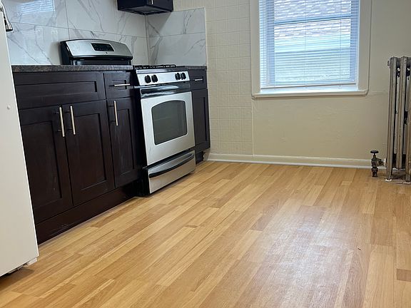 3rd image of 78 Avenue U Floor 3