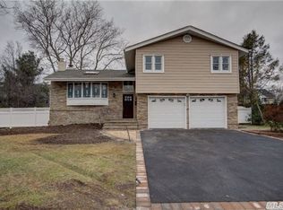 11 Saint Lawrence Pl, Jericho, NY