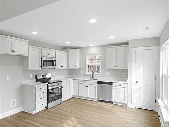 4th image of 5514 Cedarbrook Rd