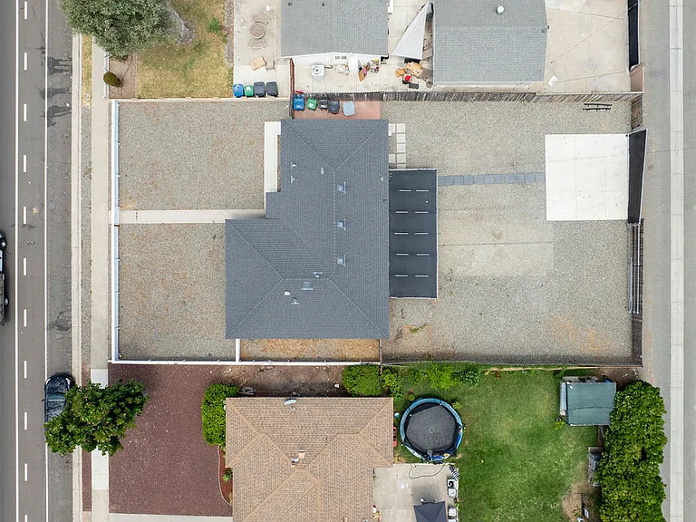 13192 Edwards St — Photo 18