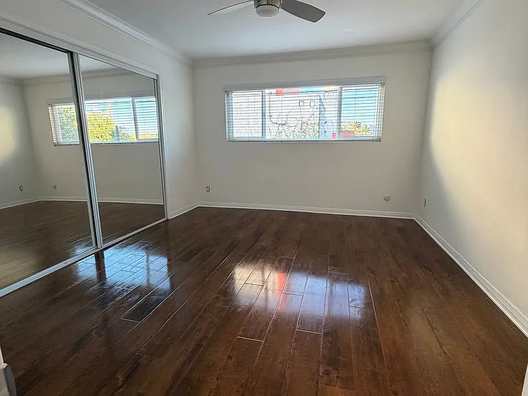 3762 Canfield Ave — Photo 8