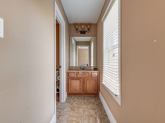 3rd image of 11703 Tarrytown Dr