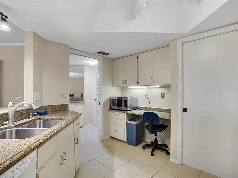 1815 Mooringline Dr #1D — Photo 30