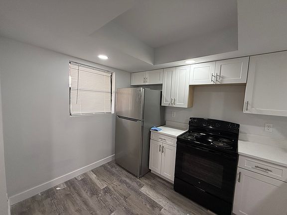 4th image of 7866 Niagara Ave #7866