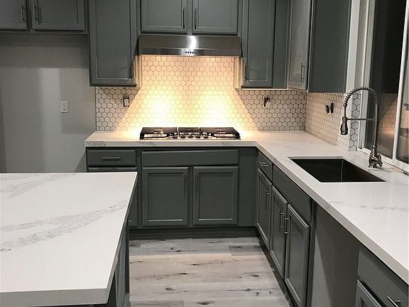 3rd image of 29681 Royal Burgh Dr