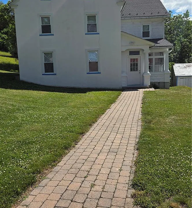 3166 Mountain View Dr