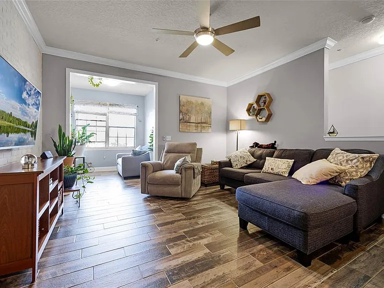 430 Southern Pecan Cir #207 — Photo 2