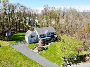 17 Windmill Ct, Monroe, NY 10950