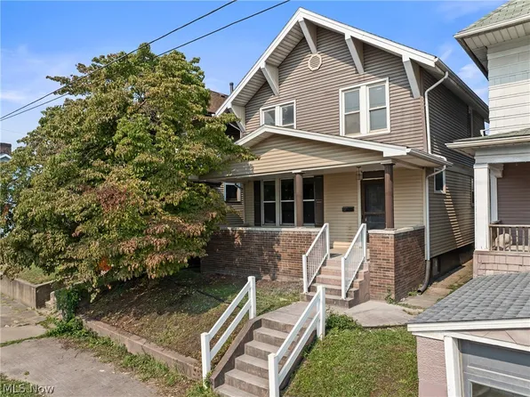 725 S 4th St, Martins Ferry, OH 43935