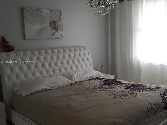 4th image of 427 Golden Isles Dr APT 16B