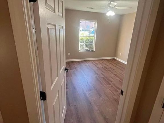 2nd image of 1669 Maple View Way