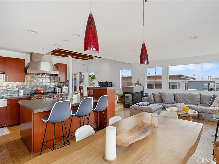 701 Loma Dr — Photo 16