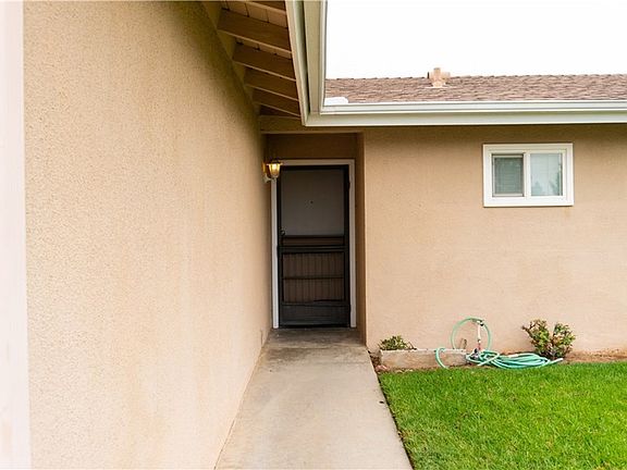 2nd image of 965 Garden Grove Ave