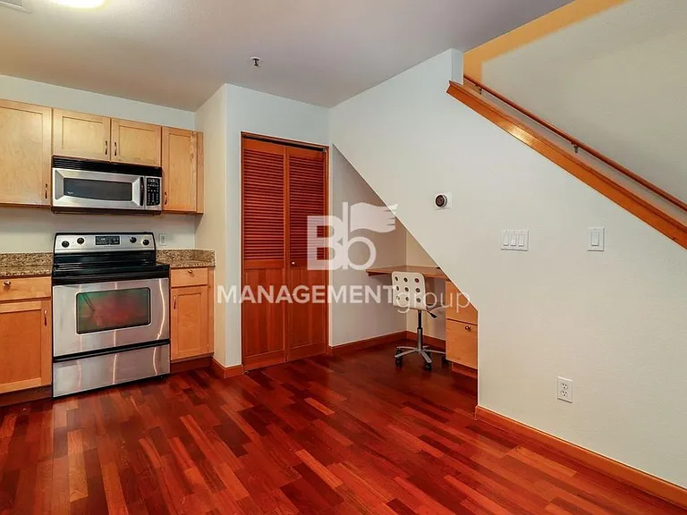 720 NW Naito Pkwy #D23 — Photo 7