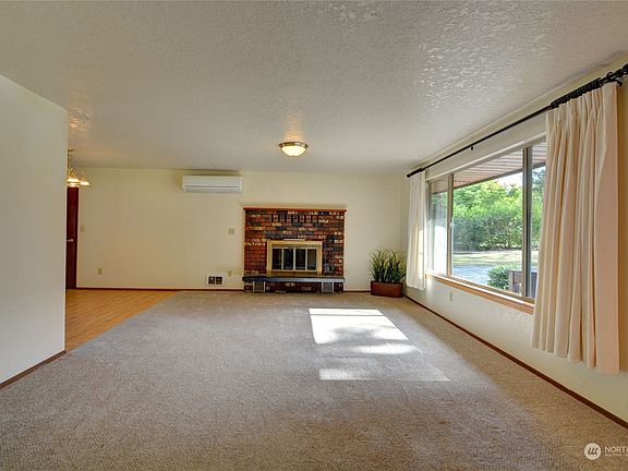 4th image of 8208 60th Drive NE