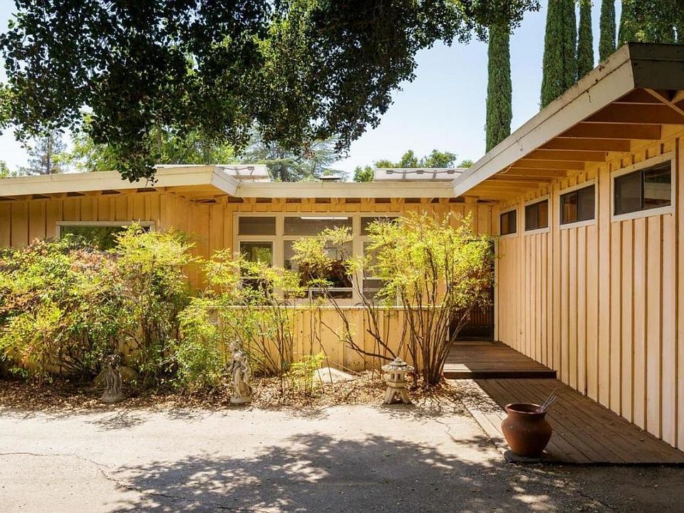 1st image of 1109 S La Luna Ave
