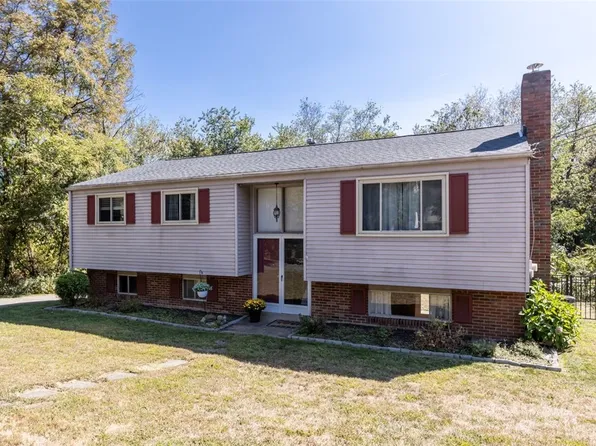 1423 Lexington Dr, New Brighton, PA 15066