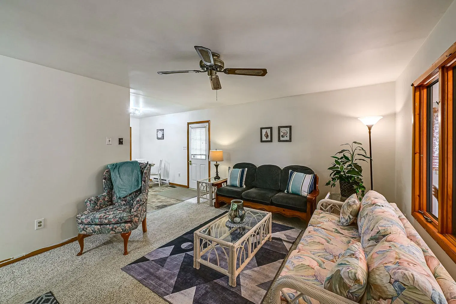3 bed, 1.0 bath, 1367 sqft, $3,290 — Photo 4