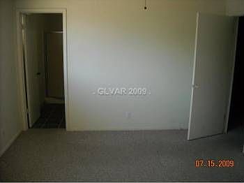 4th image of 325 Lorenzi St