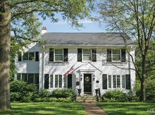 210 Jefferson Rd, Saint Louis, MO 63119