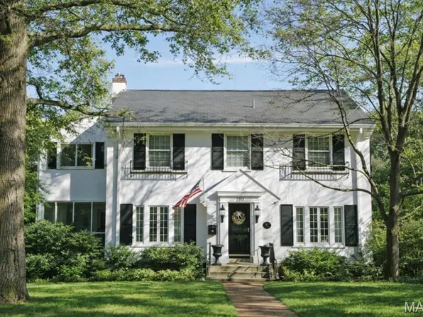 210 Jefferson Rd, Saint Louis, MO 63119