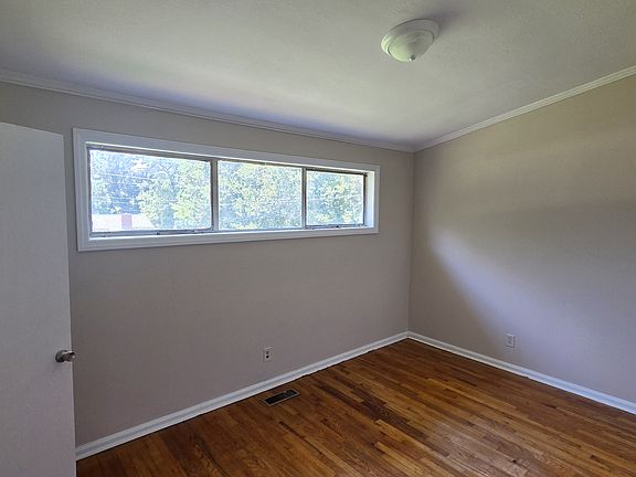 3rd image of 980 Avenue Of Pnes