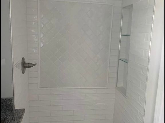 4th image of 7 Minkema Rd #1